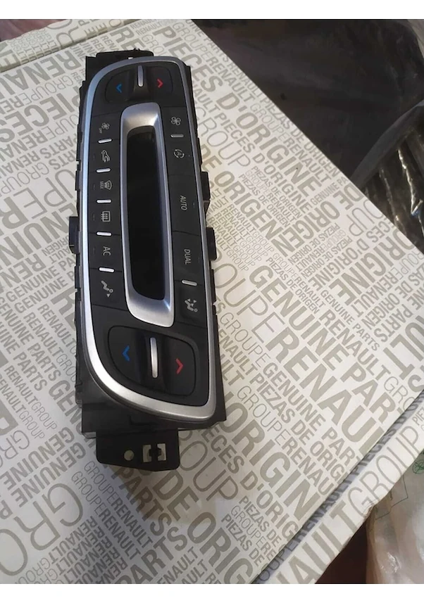 Renault  Fluence Megane 3 Dijital Klima Paneli